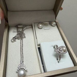Elegant Silver Pearl Jewelry Set